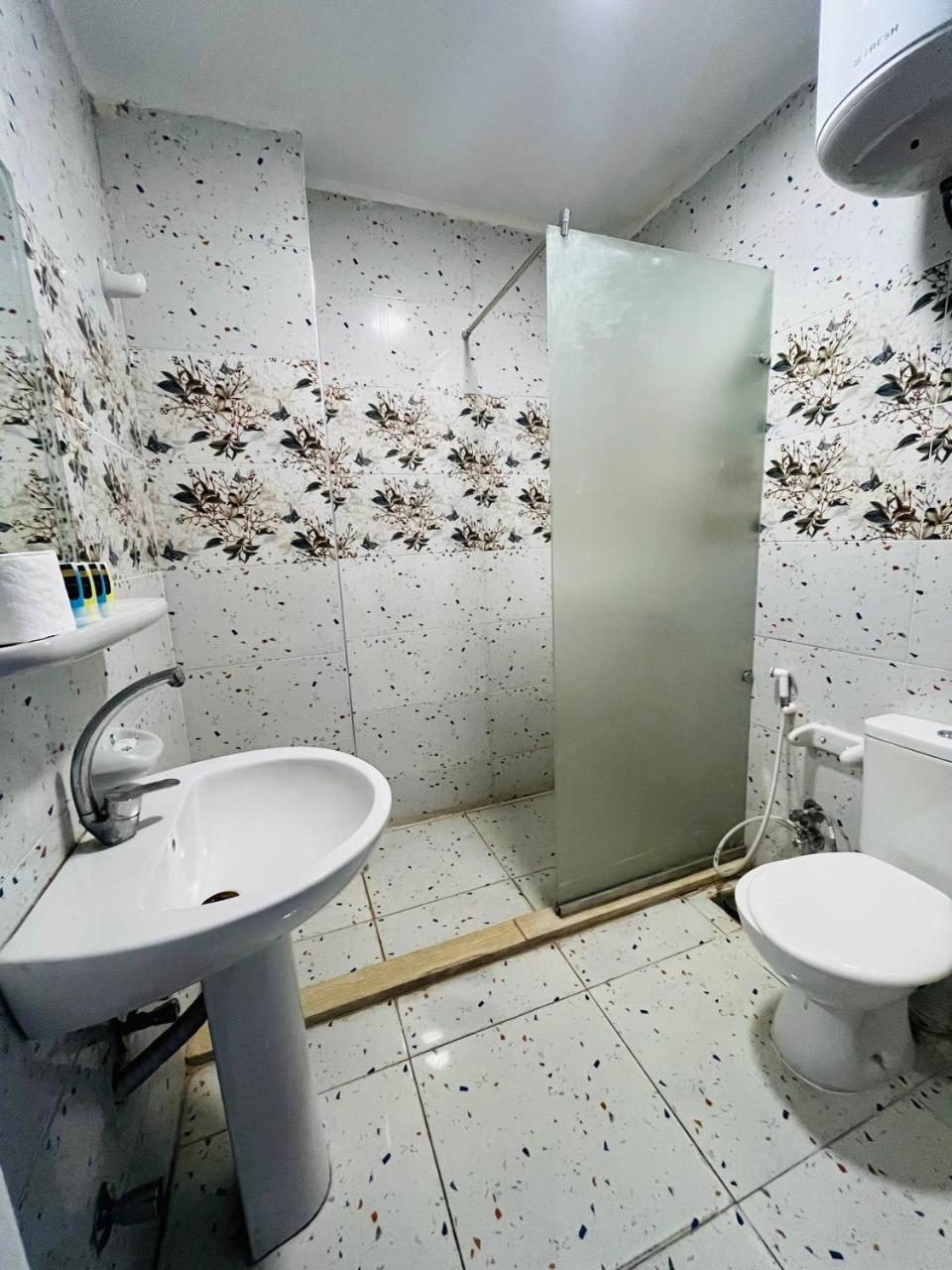 Rev Inn Hotel Kairo Bagian luar foto